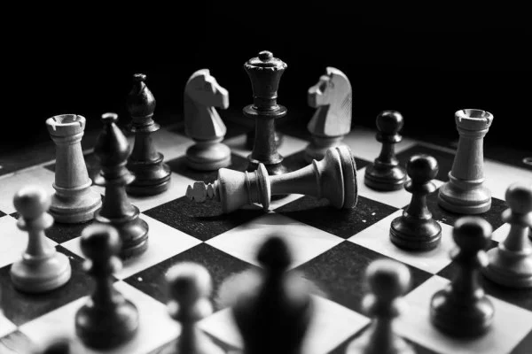 丁立人率队勇夺国际象棋联赛冠军 中国棋手状态集体回升迎来新气象
